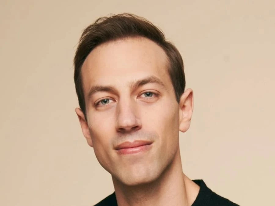 【Max Branzburg】简介：Coinbase消费者产品负责人